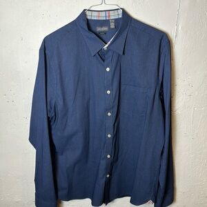 Men’s Van Heusen slim fit dress shirt Size XL - Blue